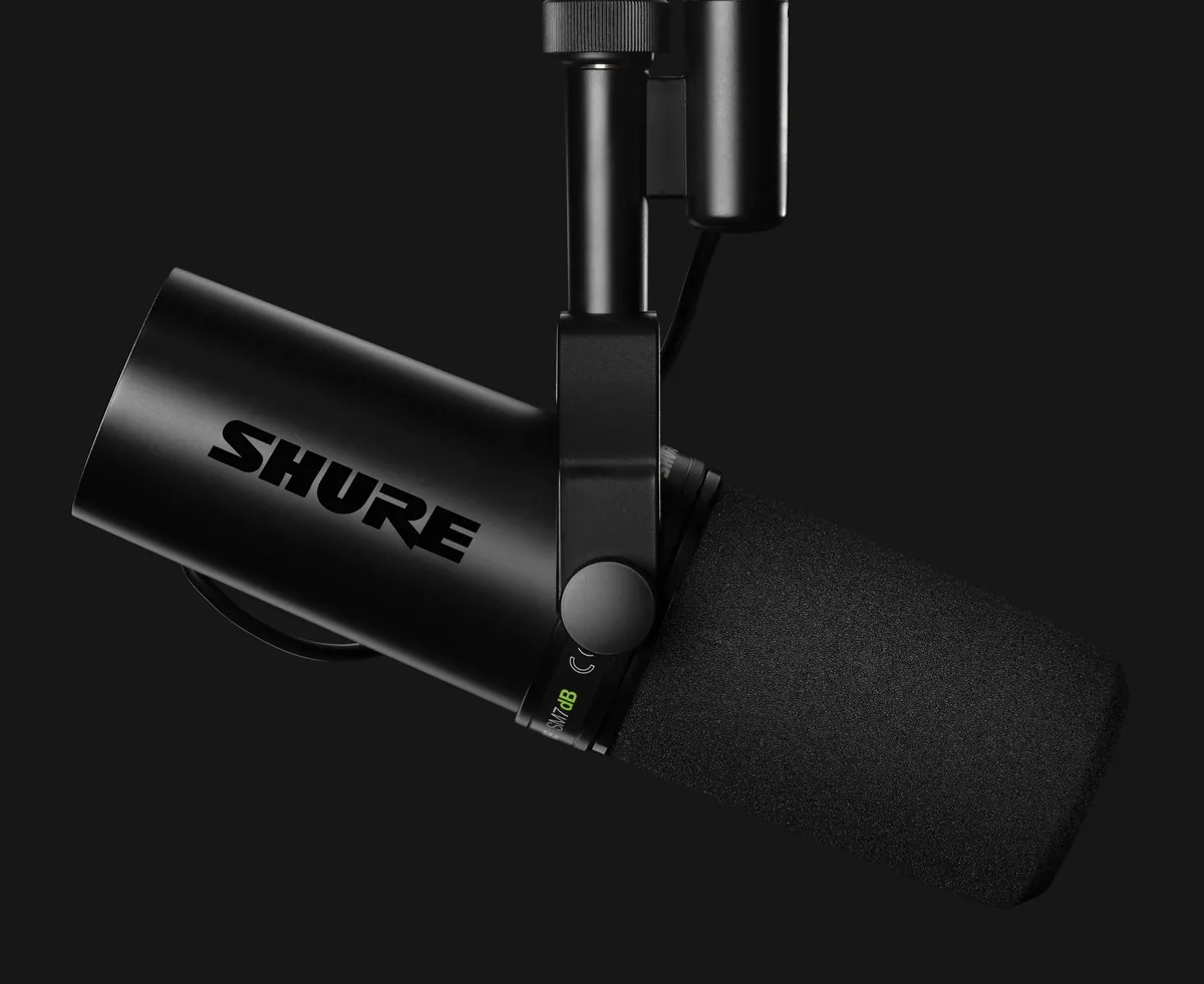 Shure SM7dB, вид сбоку с логотипом
